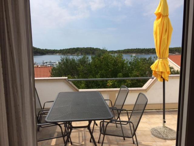 Apartman I Sobe Marijana Rab Town Buitenkant foto