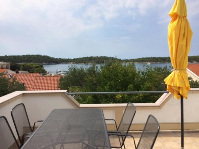 Apartman I Sobe Marijana Rab Town Buitenkant foto